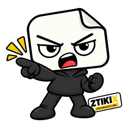 ZTIKIX runzelt mit offenem Mund die Stirn, zeigt mit einem Finger und ballt die andere Faust.